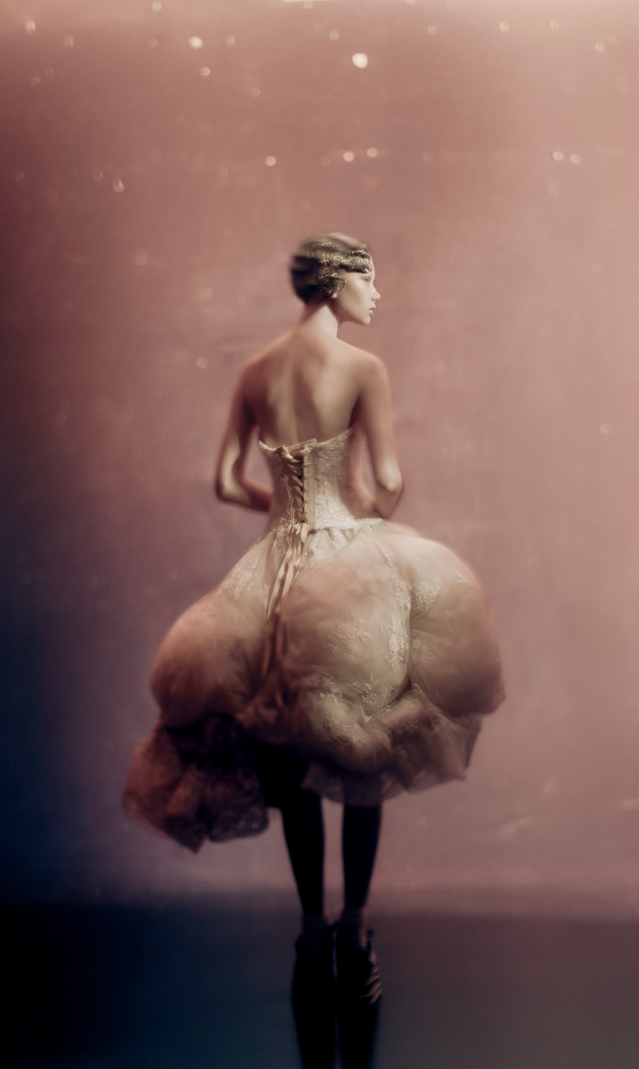 Fotografía dunha muller con vestido de costas